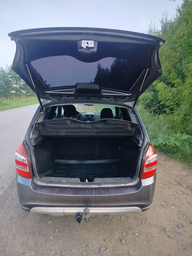 Продаю машину, Lada Kalina Cross 2016 года. Пробег 122 000км., 3-ий вла...