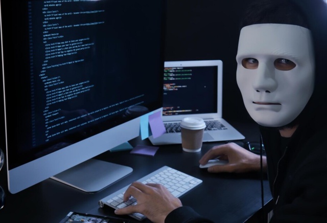 Мошенники атакуют подростков через мессенджеры
Злоум...