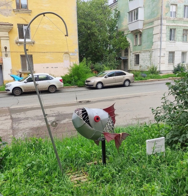 Аллея хорошего настроения на улице Подшипниковой.