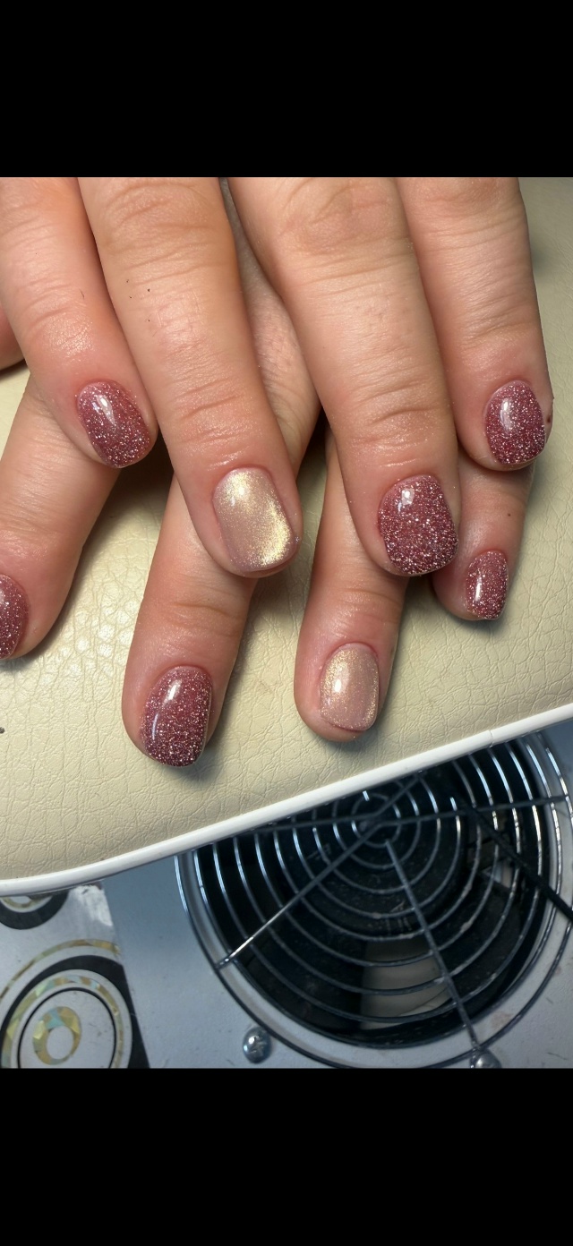 Милые Дамы!!!Я сертифицированный мастер маникюра,предл...