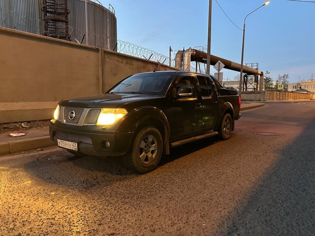 Nissan Navara, 2008 года, 174 л.с., пробег 260 715 км, авто на ходу, ест?...