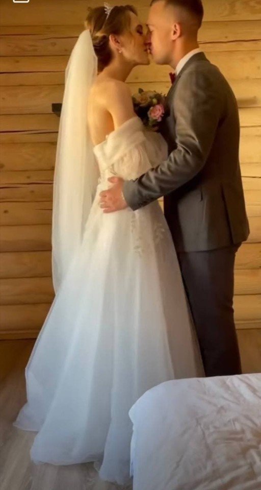 Фотограф запечатлел реакцию жениха на свою девушку, уж...