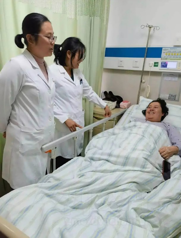 В Китае 24-летняя тян родила сразу пятерняшек: шанс такого комбо при естественном зачатии — один на