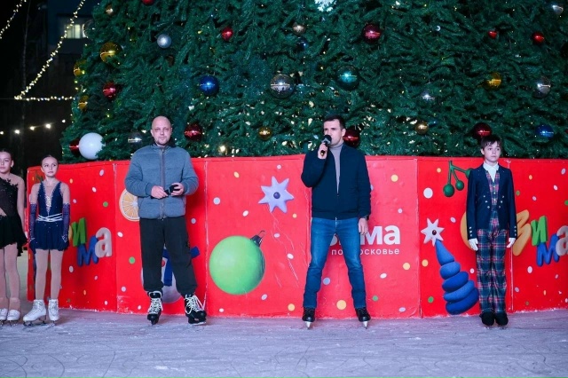 ⛸Каток у кинотеатра «Искра» торжественно открыли
Ле...