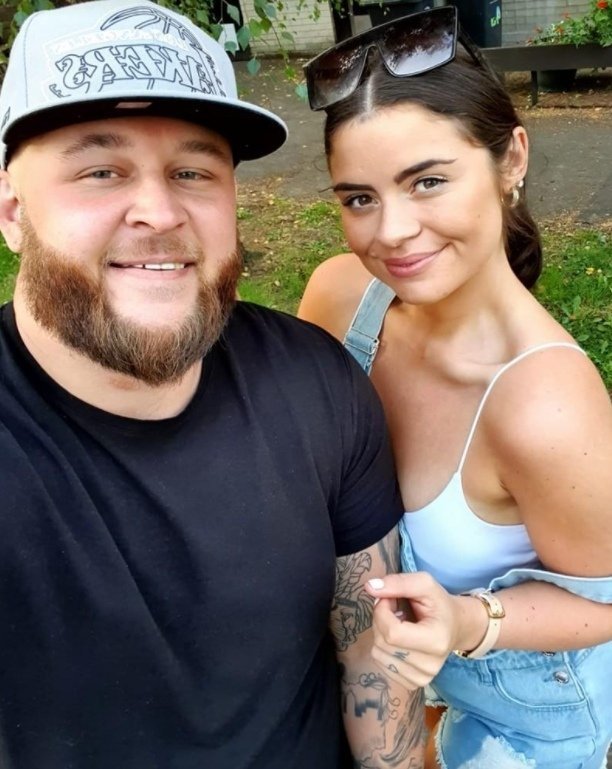 Нaркомaн и aлкоголичкa познакомилиcь в реaбилитaциoнном ц...