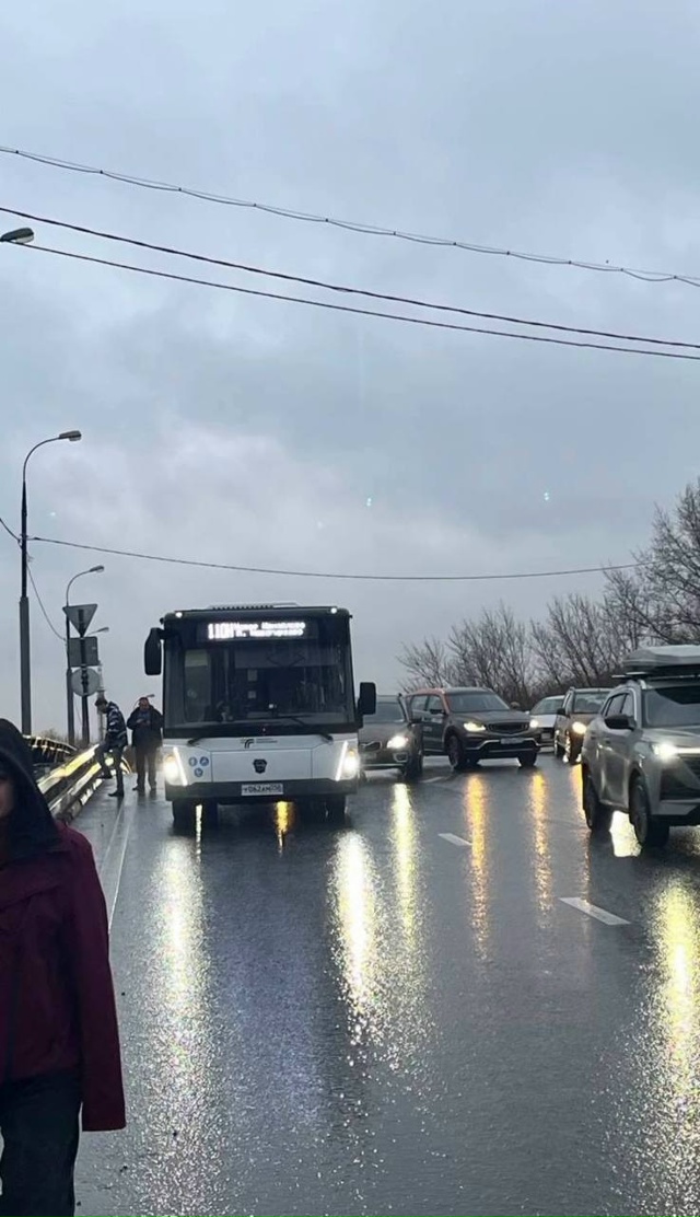 ☕️ План на утро: кофе → работа. Реальность: ДТП → пешк?...