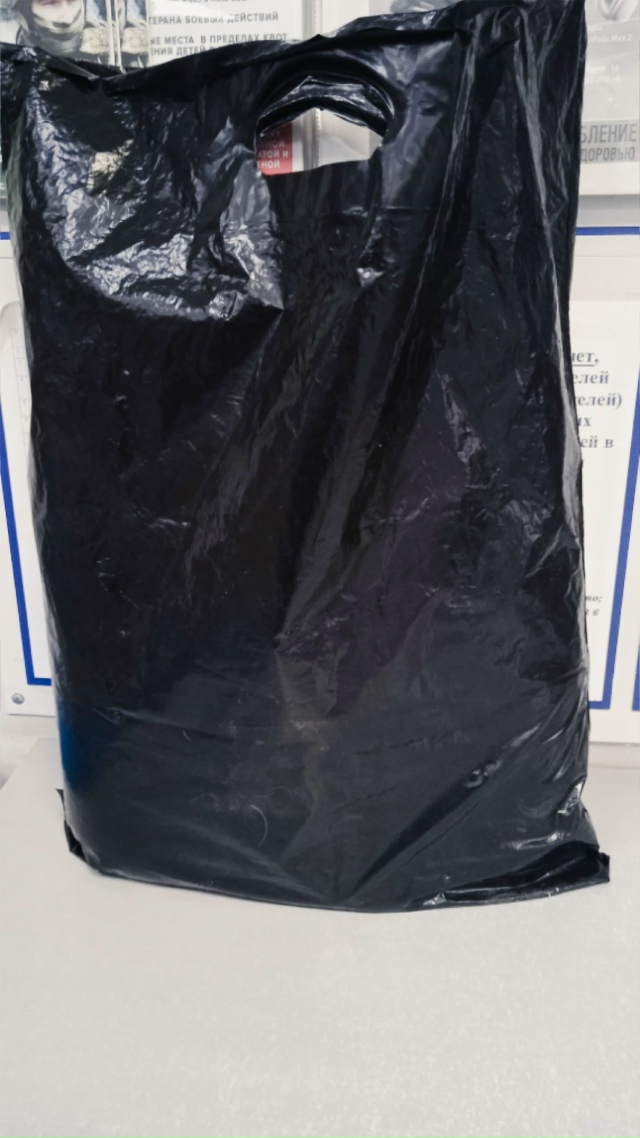 Ваши вопросы.
1⃣ Потерялся кот,в районе Уральской Вене...