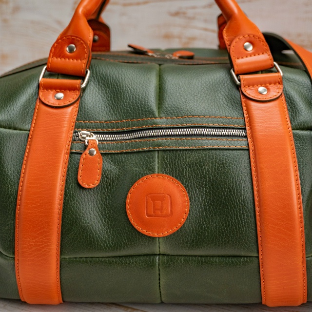 Привет, друзья! Меня зовут Василий. Я шью яркие сумочки,...