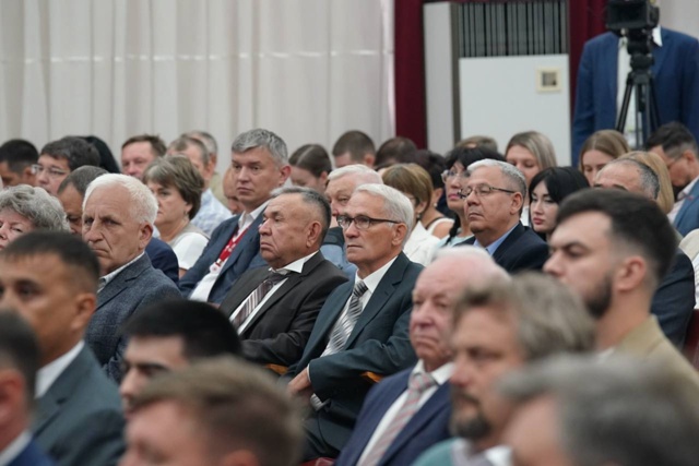 Радий Хабиров:
