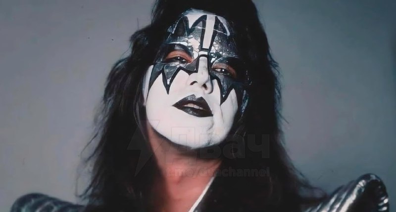 Умер сооснователь группы Kiss Пол Дэниел «Эйс» Фрейли — ему было 74 года
Музыкант умер от последств