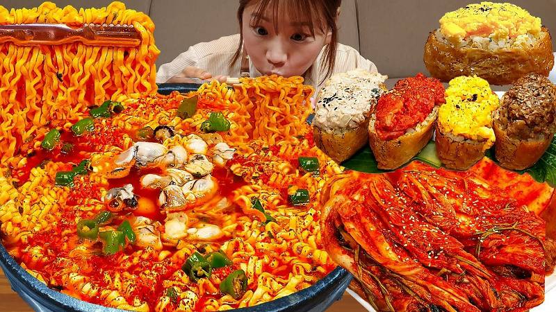 Китаец развёлся с женой из-за того, что она слишком много жрала.
Через полгода после свадьбы он по