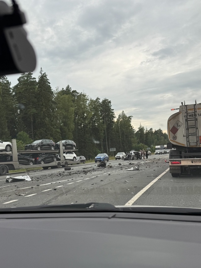 Огромная авария по трассе М7 в сторону Владимира, около...