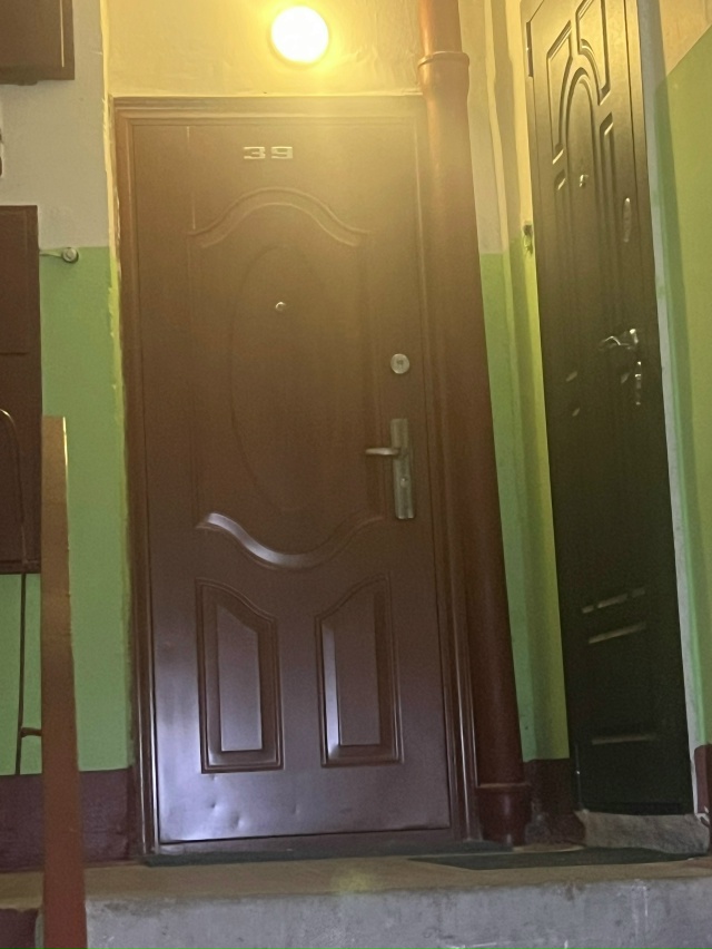 Пролетарская 15
Мужчина ,который очень часто сидит и вы...