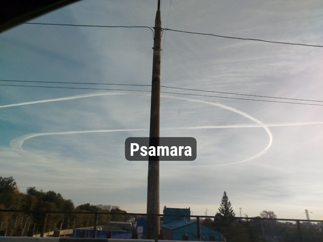 Что-то произошло сегодня утром в небе . Ваши версии?)