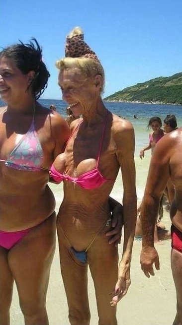 47-летняя звезда TikTok Николь Кастеллес, работающая пласт...