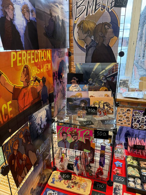 разложились и ждём за 3 столом на Хокку!