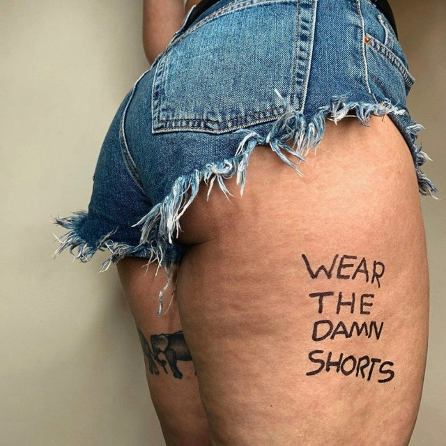 Будьте к себе добрее!
Любое тело прекрасно, нормально ...