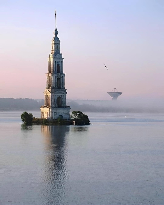 Антенна, которая слушает Вселенную
В Калязине, в Тверс?...