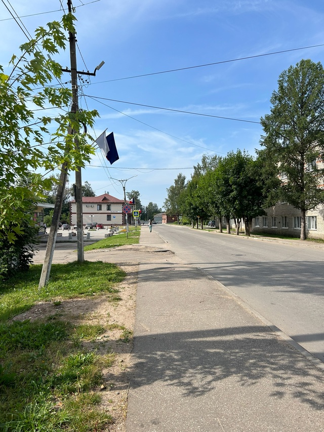 Напротив гостиница юность так и просится озеленение в ...
