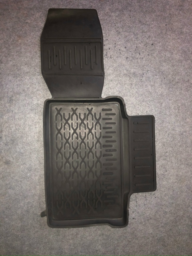 продам ковры Vesta за 500₽
водительское немного протерто ...