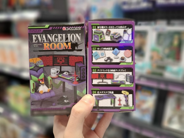 — Поторопись! У нас щас котлетки
— С макарошками?
—??...