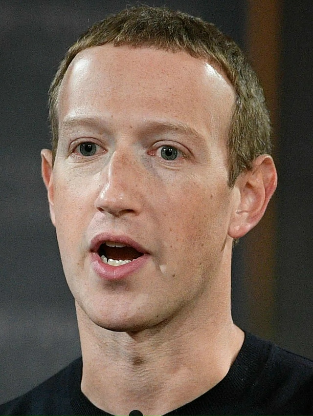 Пока люди переживают из-за коммунальных платежей, бога...