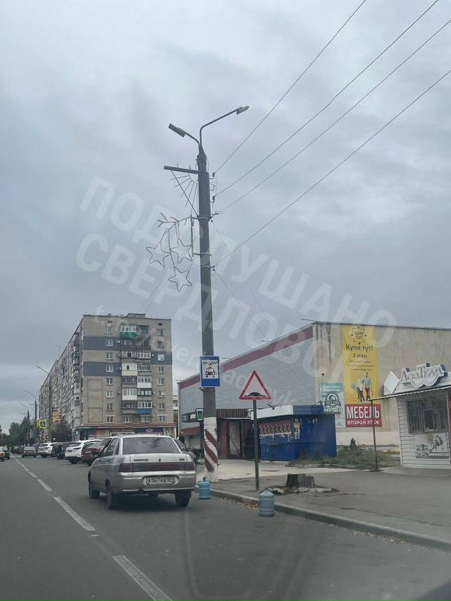 По центру города обновили старые дорожные знаки и уста...