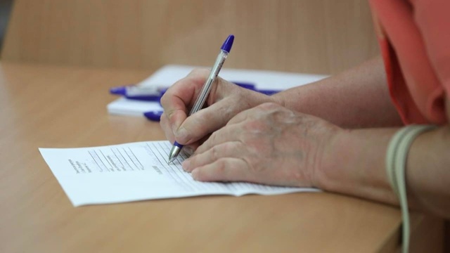 Прокурор Петродворцового района г. Санкт-Петербурга Д?...