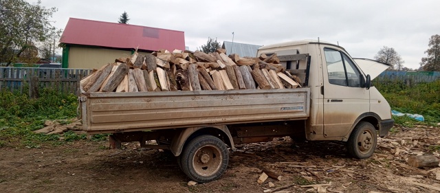 Продам дрова ильма колытые, чурбаками обращаться по те...