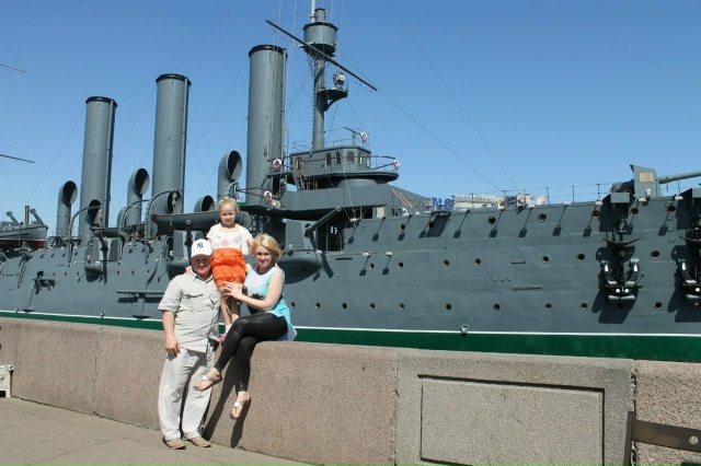 Пап, мне однажды сказали,
что я похожа на тебя
И, знаешь....