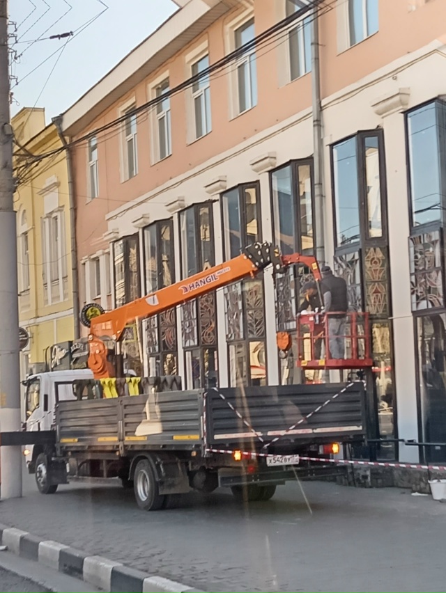 Детский универмаг (ул. Советская, д. 60, дом В. Ломова) с к?...