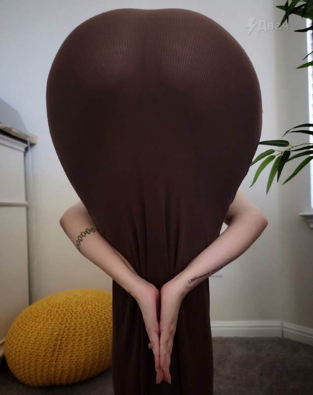 Пердечко, наконец-то: в японском твиттере тянки массово сгибаются так, чтобы показать сердечко с пом