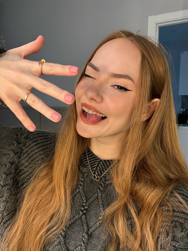 Сделала розовый маникюр 💅🏻