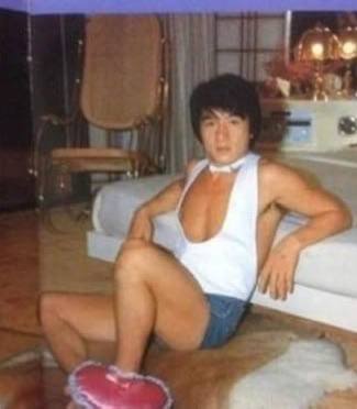 В своё время Джеки Чан, мог спокойно увести твою маму из семьи...да и папу тоже, чё греха то таить 😘