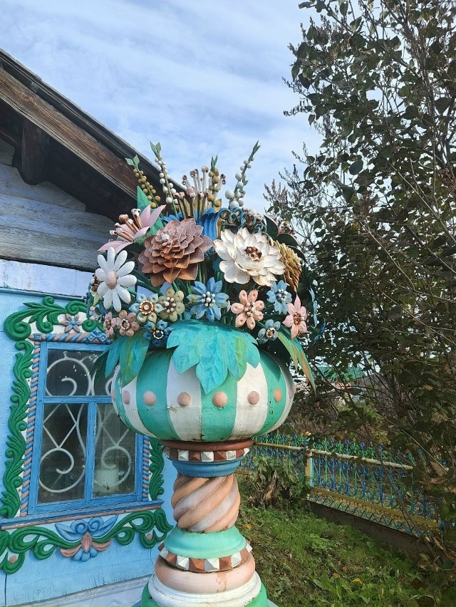 Свердловская область близ Невьянска село Кунара..
Дом ...
