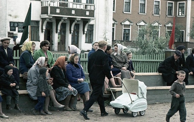 Нарьян-Мар. Зрители на спортивном празднике. 1965 г.
Фот...