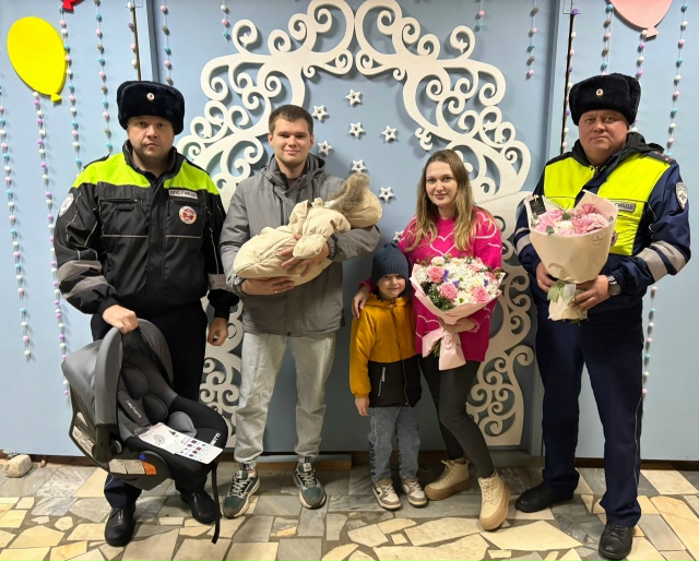 В Коврове сотрудники отделения Госавтоинспекции позд?...