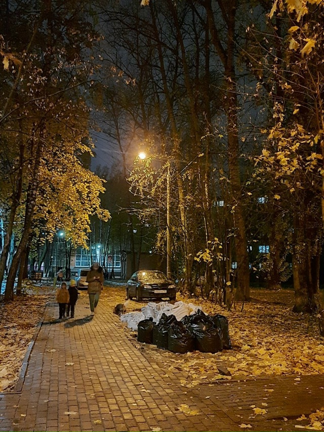 Раньше здесь (у дома пр. Ленина 57) стояла палатка, в кото...