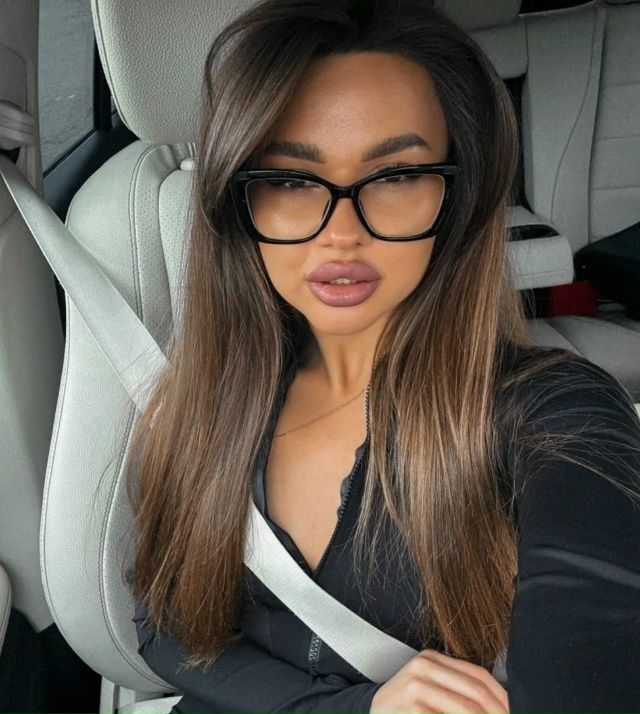 Фото успешной девушки расходится по соцсетям, мы тоже ?...