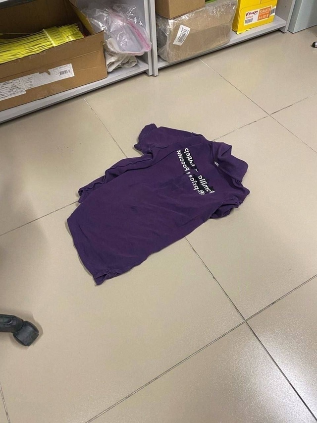 ?В Питере извращенец кончил на спину продавщице в маг...