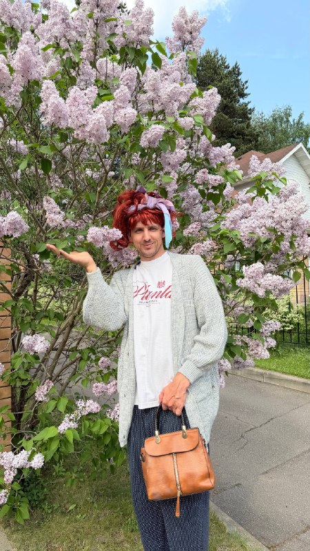 Мама и фотосессия возле сирени 🥰
Базовый минимум