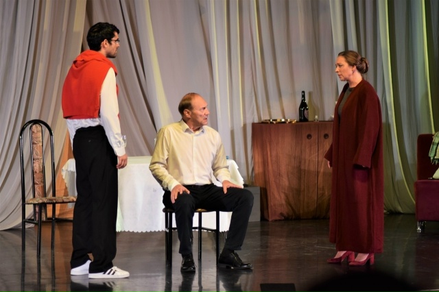 Чкаловск, премьера! Приглашаем на спектакль «Убегая от...