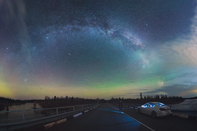 Еще одна панорама Млечного Пути над Умбой.
?Валерий ?...