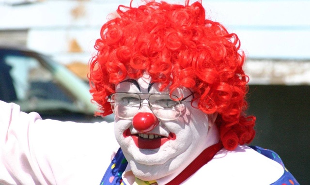 ? В России острый дефицит клоунов.
Народный артист А...