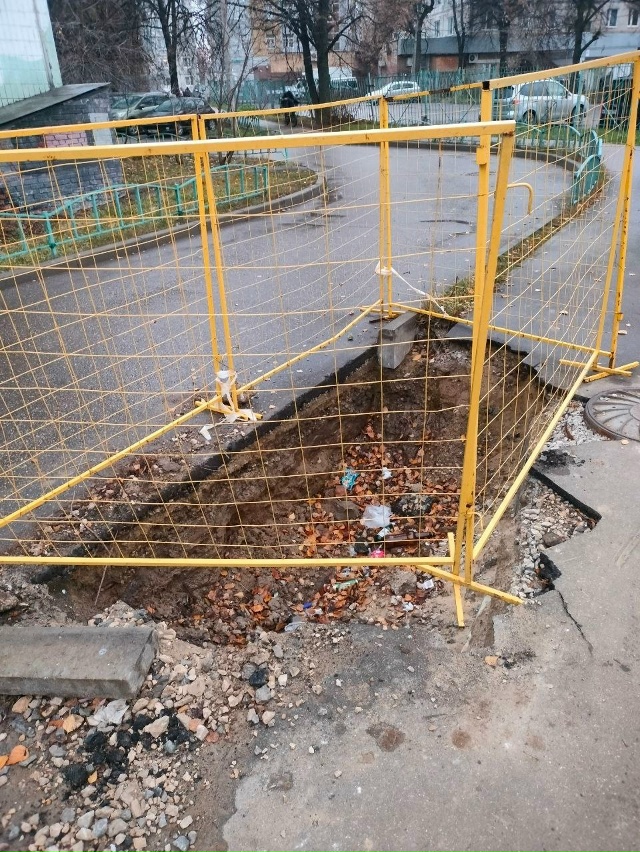 Между ПЛК 74 и 78.
Интересно, а если бы не было этой решё?...