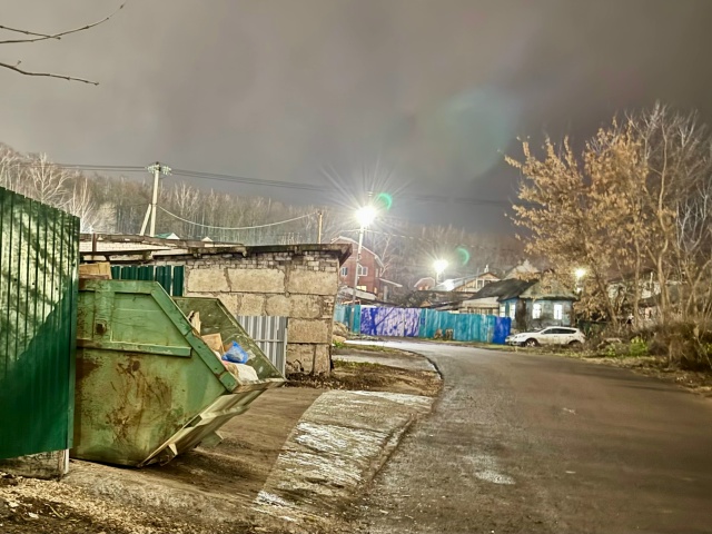 Образцово-показательный порядок на контейнерной площ?...