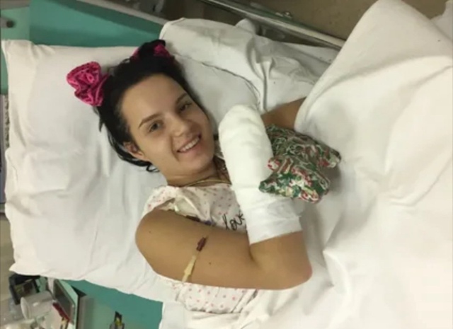 Маргарита Грачева, которой муж отрубил руки, продолжае...