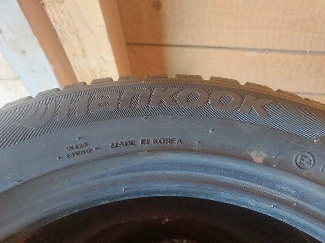 Продам шины Hankook 205/55R16
- Состояние новых
- Все шипы на ме...
