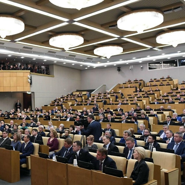 В Госдуме поддержали закрепить право отца участвовать...