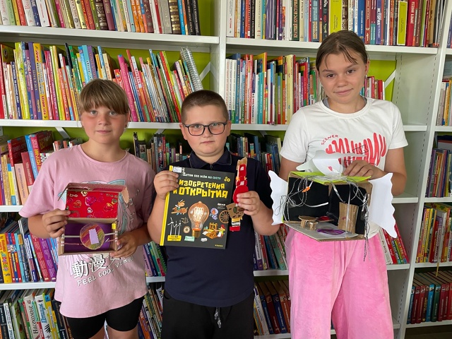 👨‍🎓Открываем мир знаний вместе👩‍🎓
📚В библиотек...